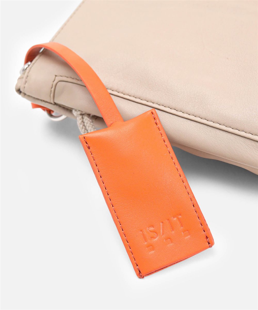 イズイット ディッシュ レザーショルダーバッグ 兼用 クラッチバッグ B5