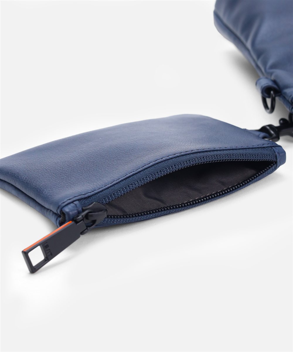 イズイット ディッシュ レザーショルダーバッグ 兼用 クラッチバッグ B5