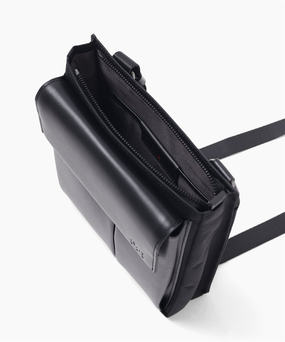 イズイット ミニット ミニショルダーバッグ