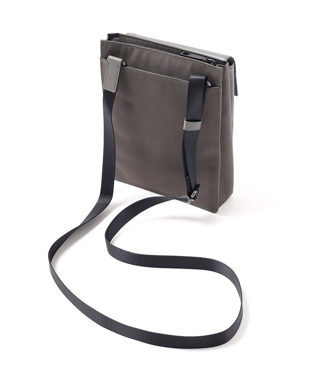 イズイット ミニット ミニショルダーバッグ