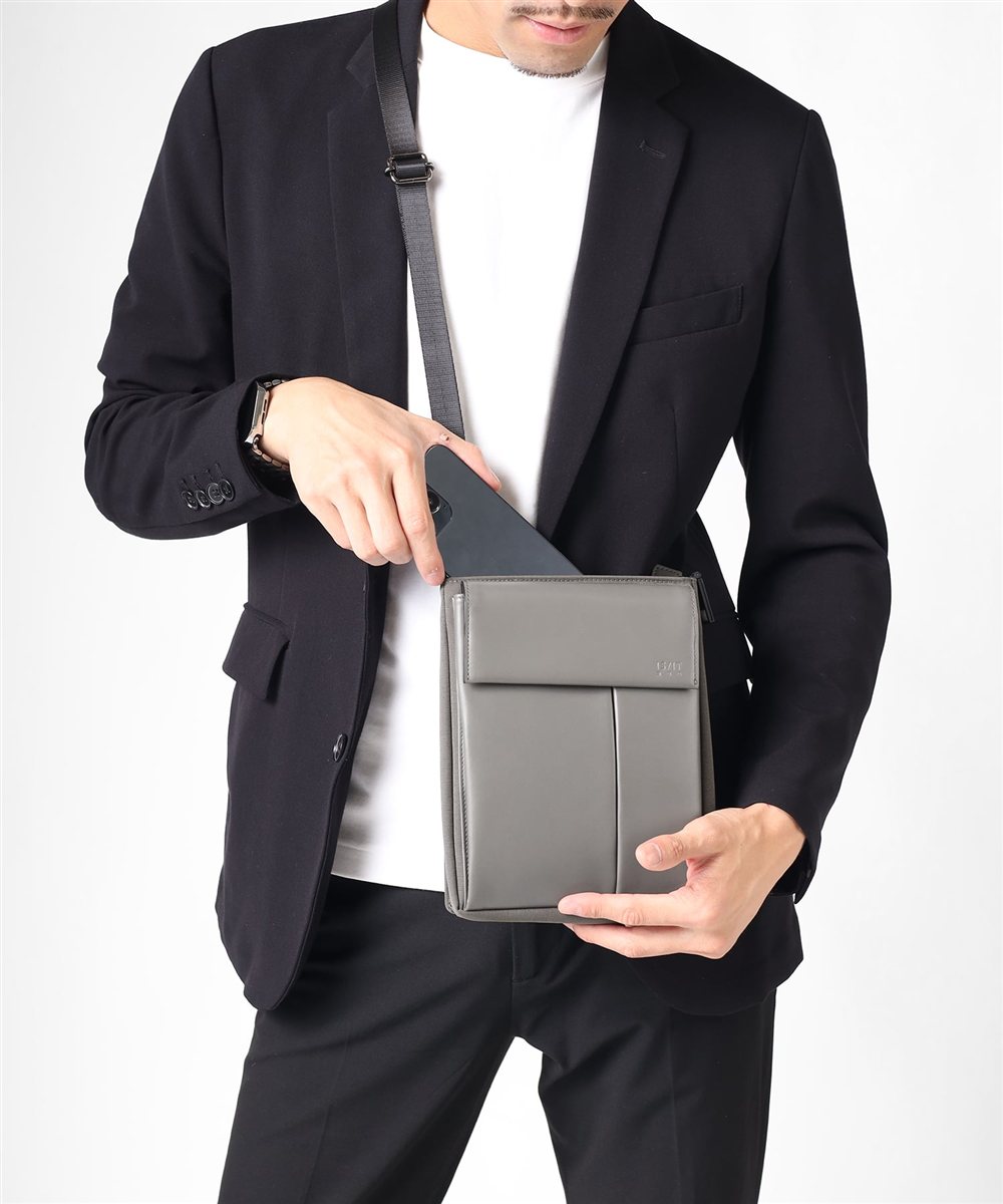 イズイット ミニット ミニショルダーバッグ