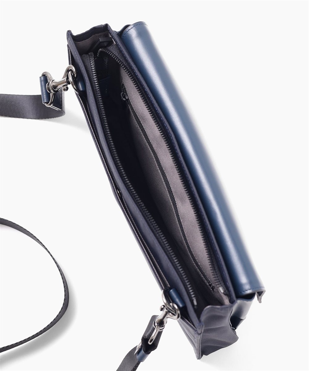 イズイット ミニット クラッチ兼用ショルダーバッグ