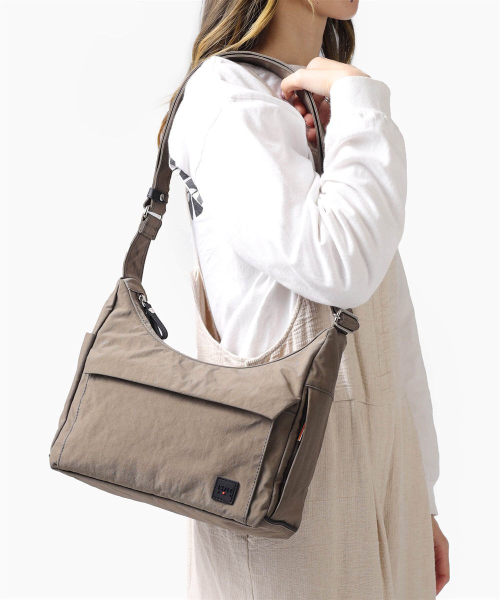 イズイット ケルプ ショルダーバッグ