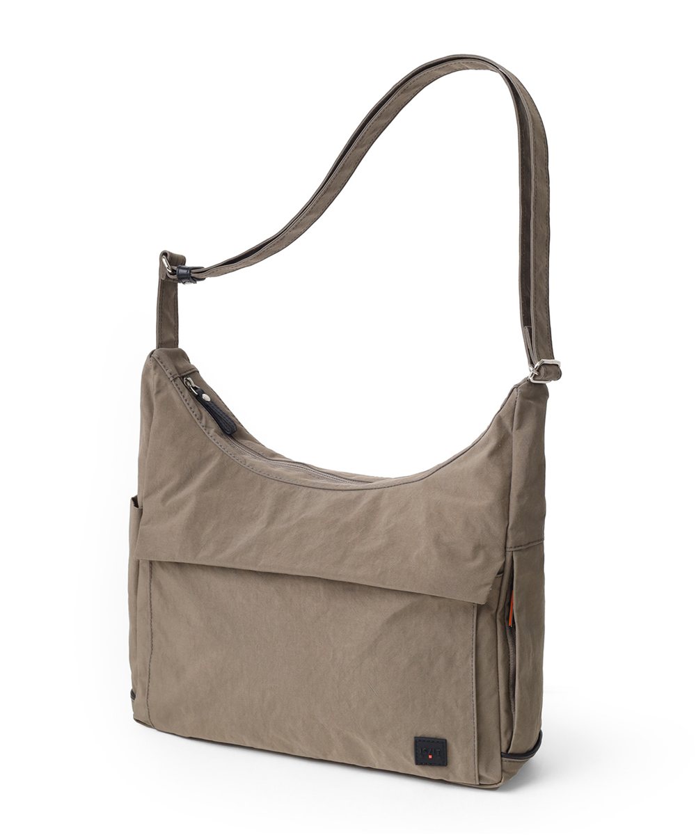 イズイット ケルプ ショルダーバッグ A4