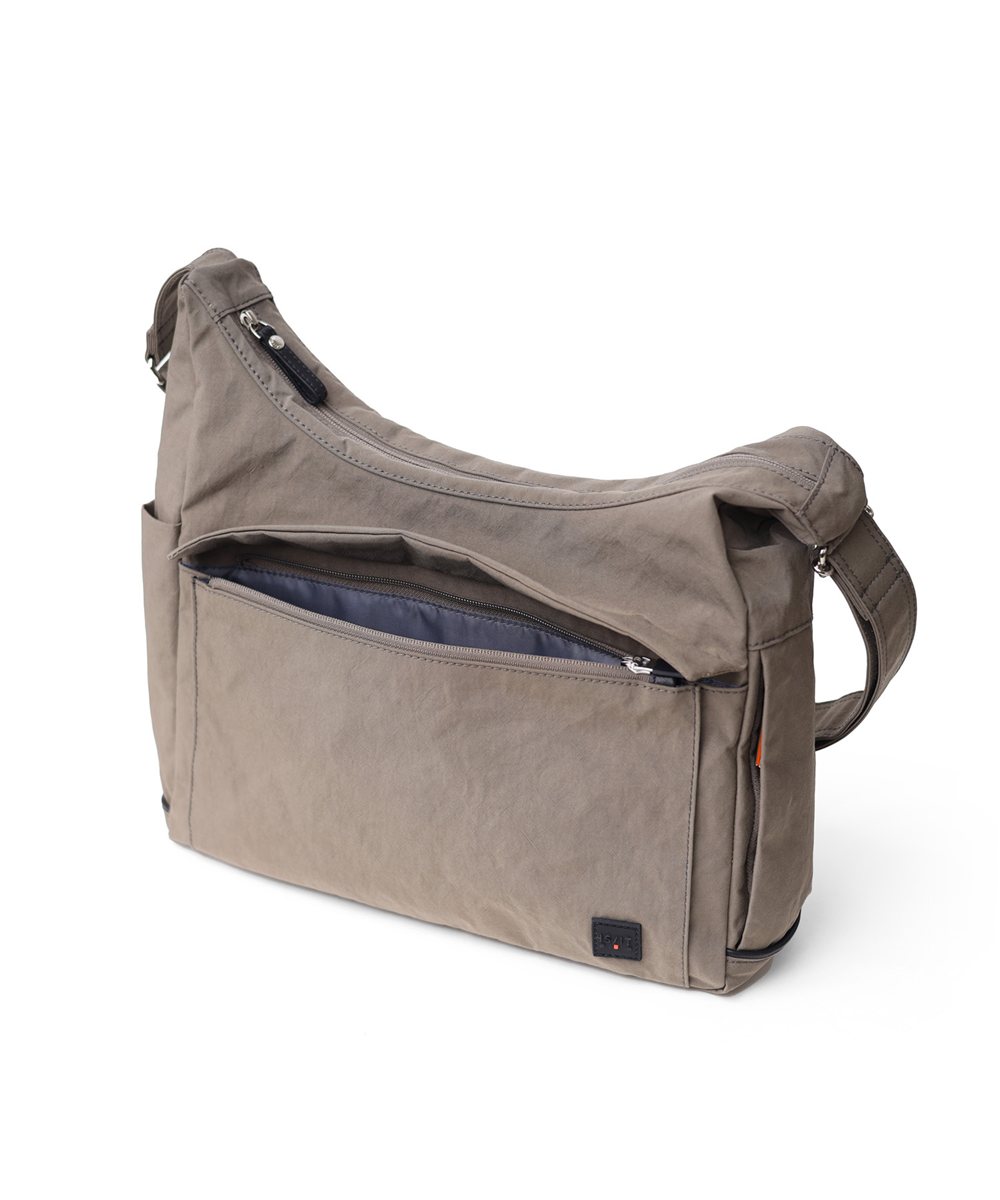 イズイット ケルプ ショルダーバッグ A4