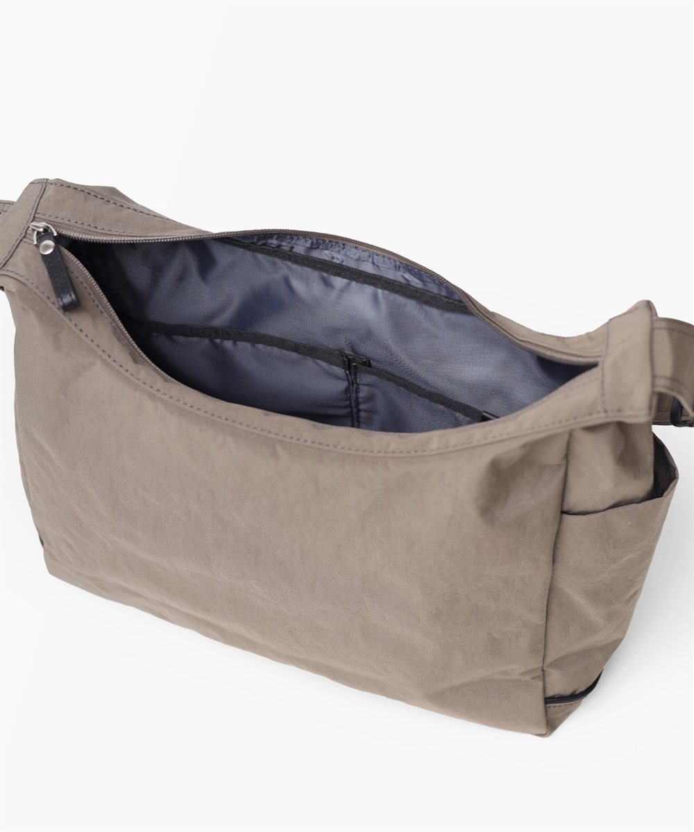 イズイット ケルプ ショルダーバッグ A4