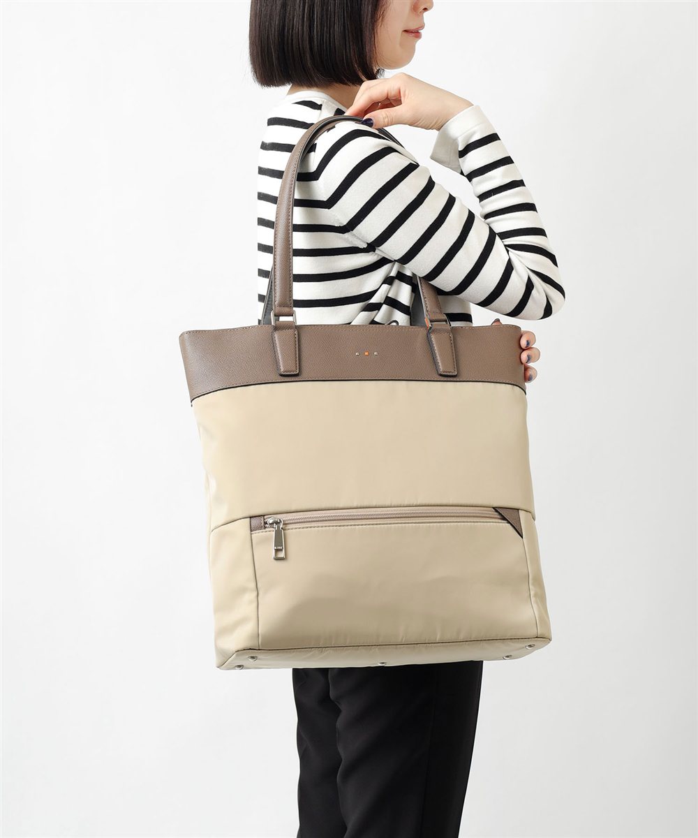 イズイット ニーナ トートバッグ A4 縦型 セットアップ対応