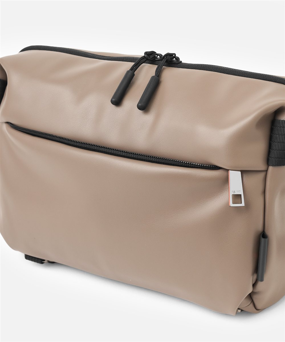 イズイット スカイ ショルダーバッグ 2WAY B5