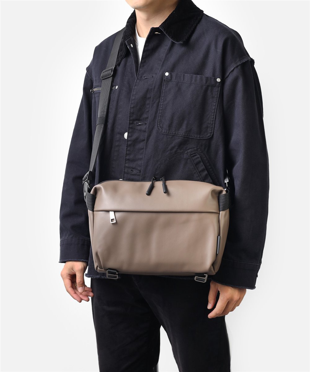 イズイット スカイ ショルダーバッグ 2WAY B5