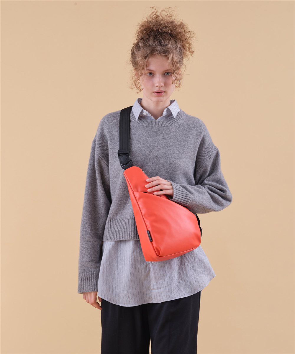 イズイット スカイ ワンショルダーバッグ