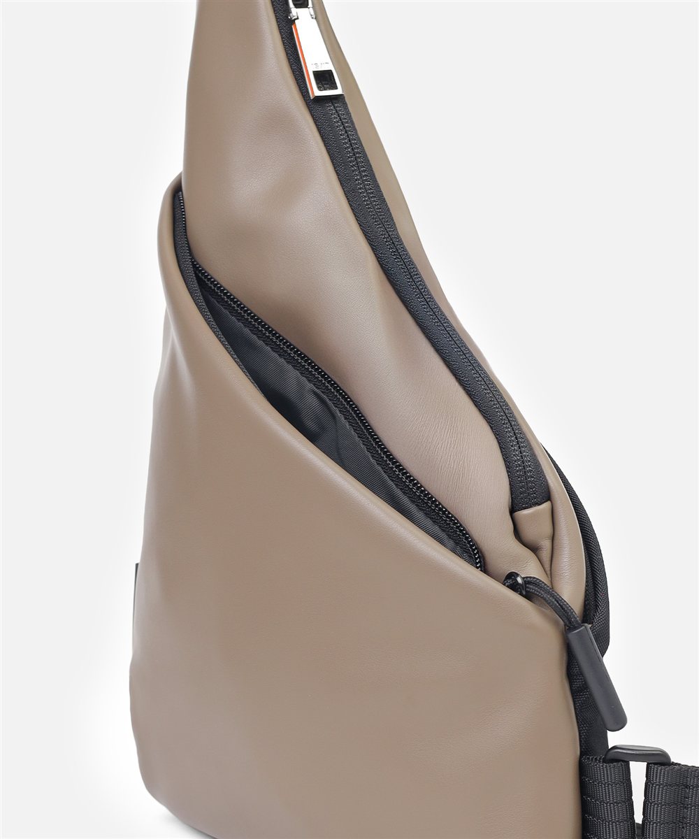 イズイット スカイ ワンショルダーバッグ