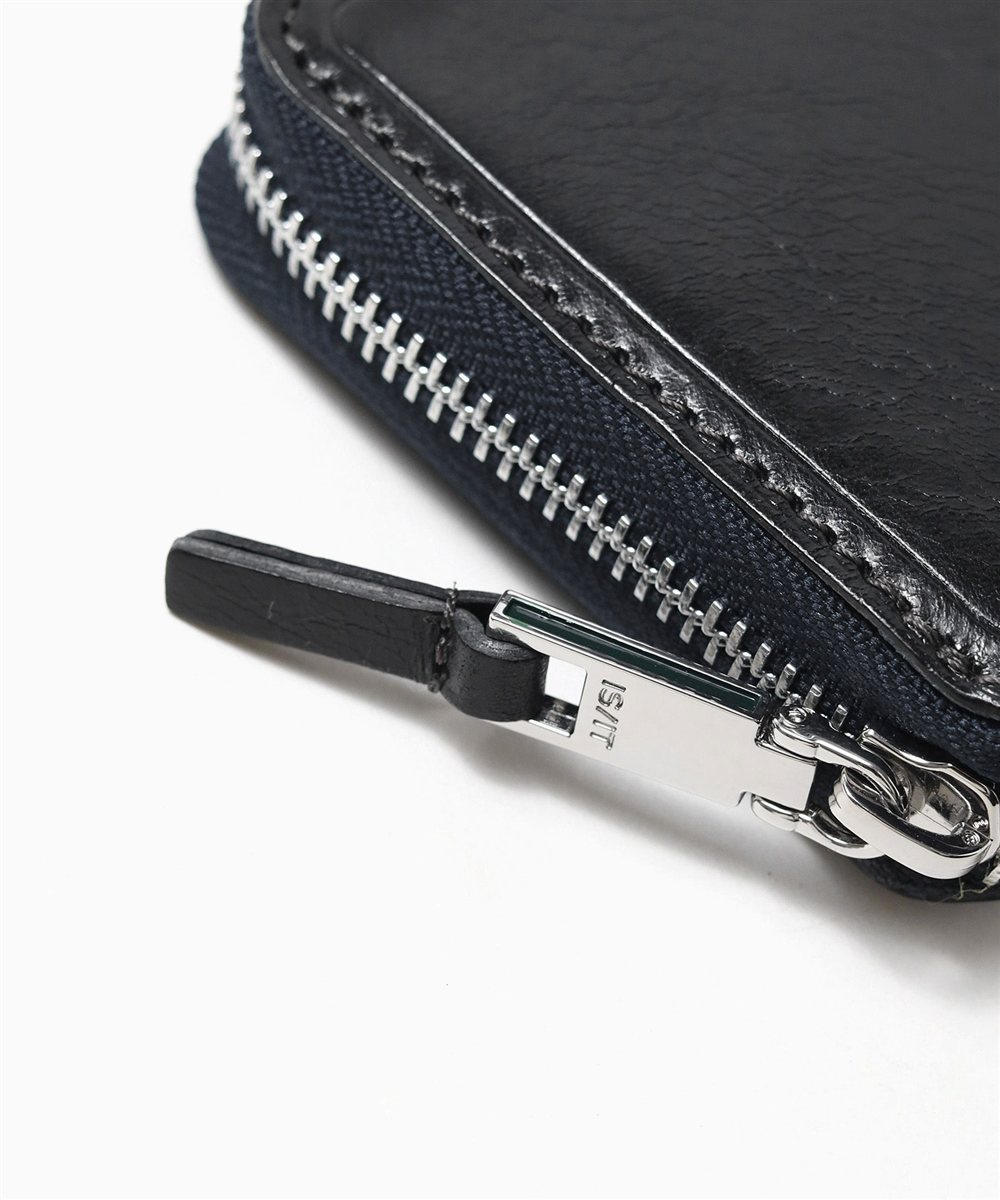 イズイット ルチード ラウンドファスナー セミ長財布 カード段9