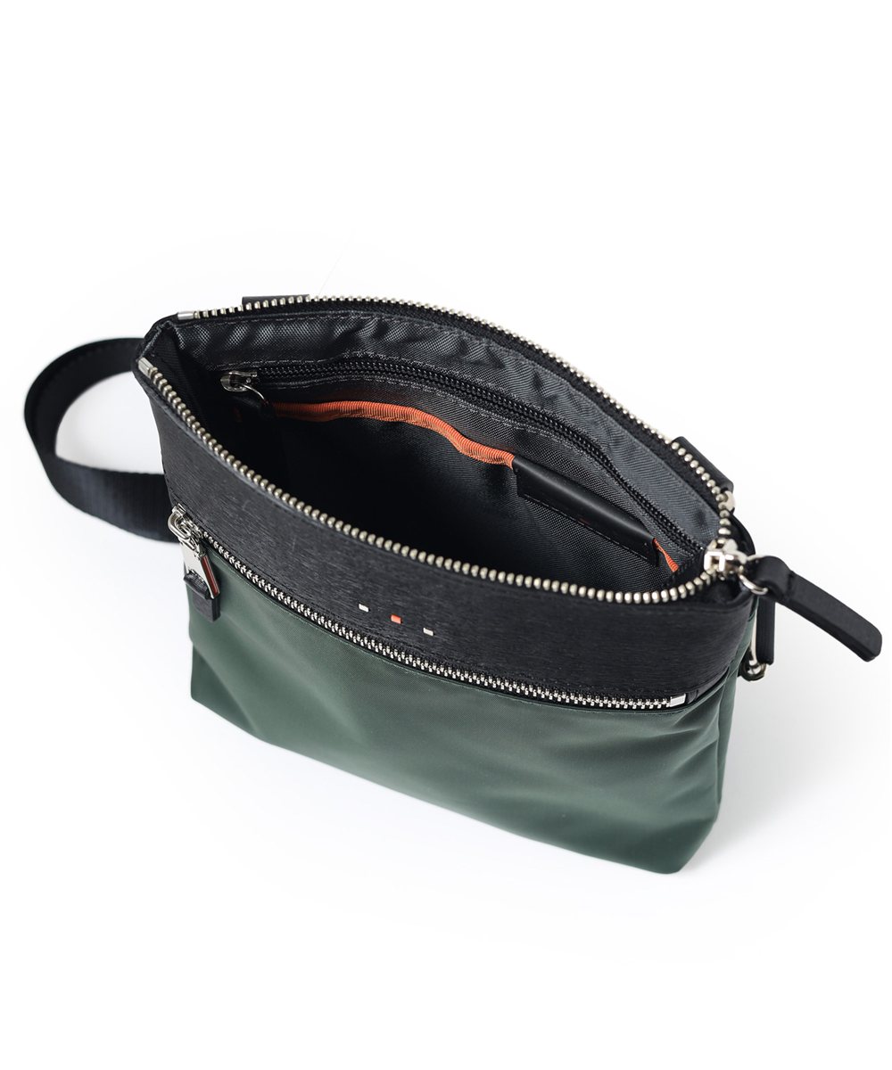 イズイット  アンプル ミニショルダーバッグ