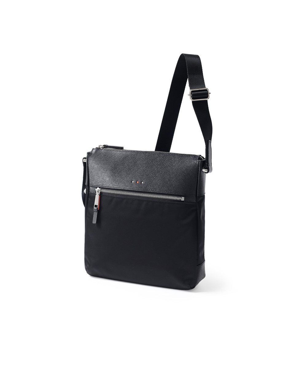 イズイット  アンプル ショルダーバッグ B5