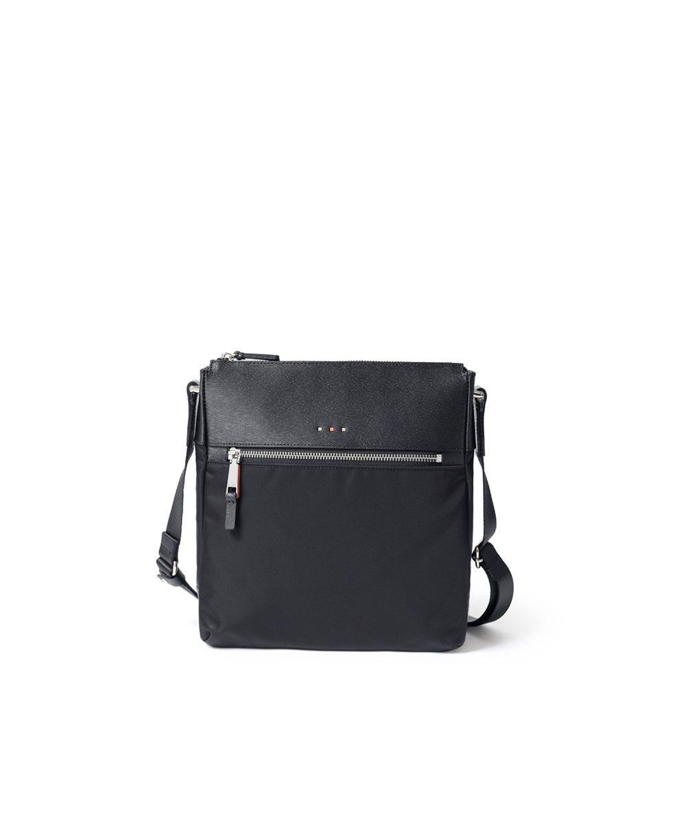 イズイット  アンプル ショルダーバッグ B5