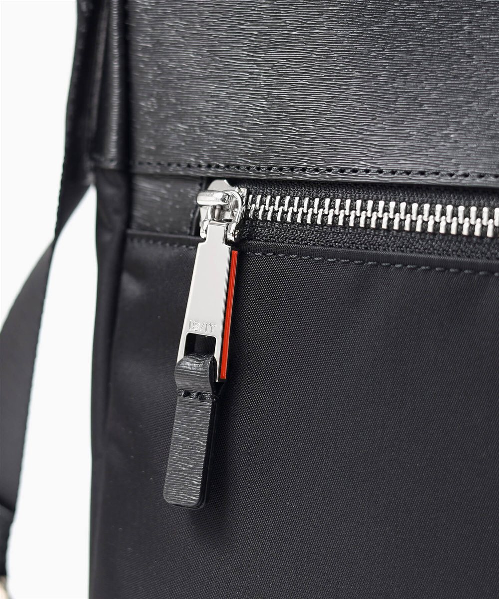 イズイット  アンプル ショルダーバッグ B5