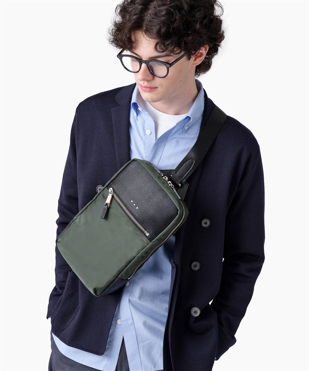 イズイット  アンプル ワンショルダーバッグ