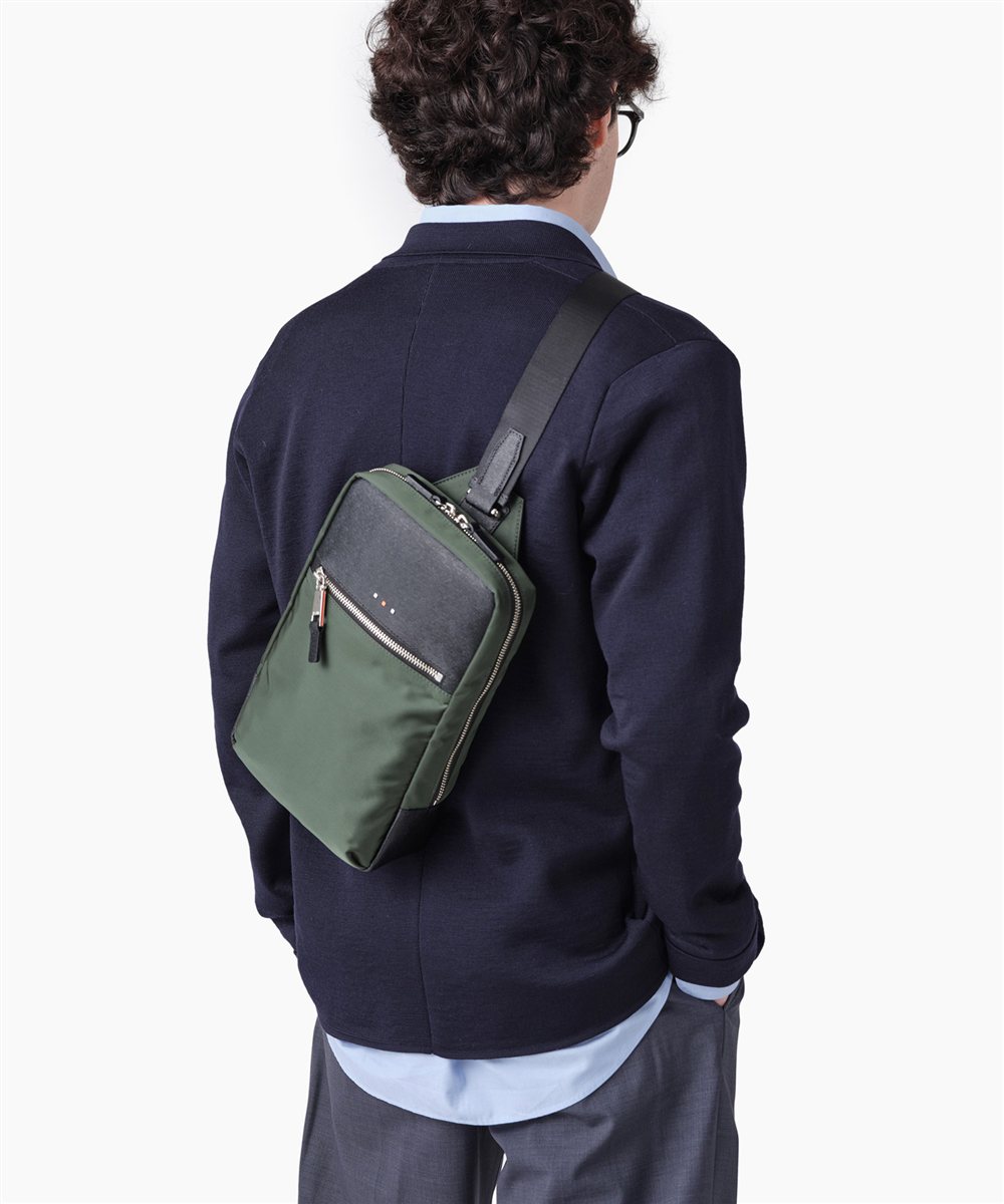 イズイット  アンプル ワンショルダーバッグ