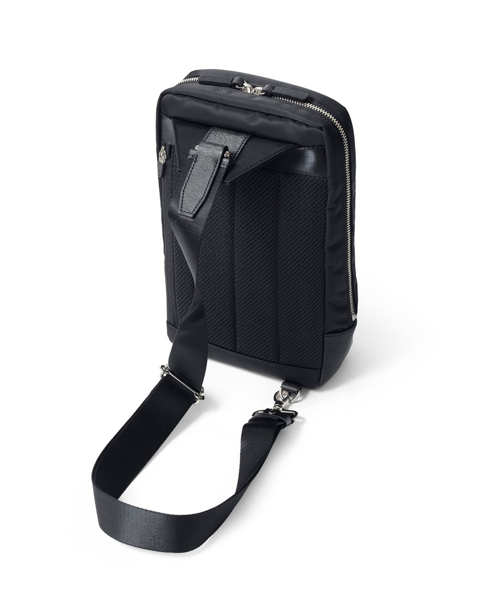 イズイット  アンプル ワンショルダーバッグ