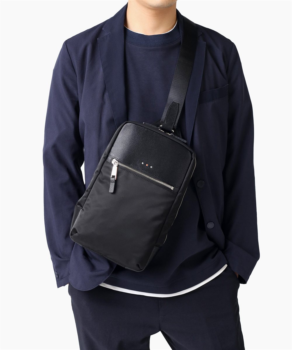 イズイット  アンプル ワンショルダーバッグ