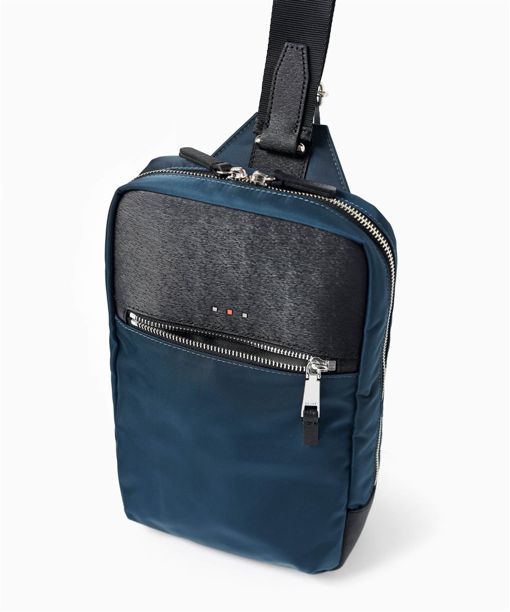 イズイット  アンプル ワンショルダーバッグ