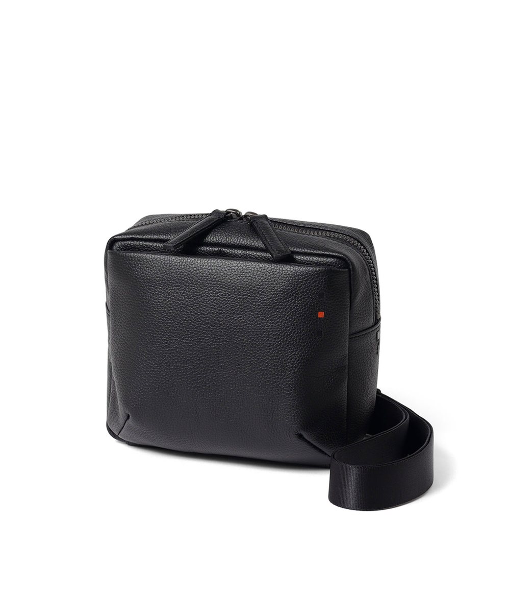 イズイット トラニオン レザーミニショルダーバッグ