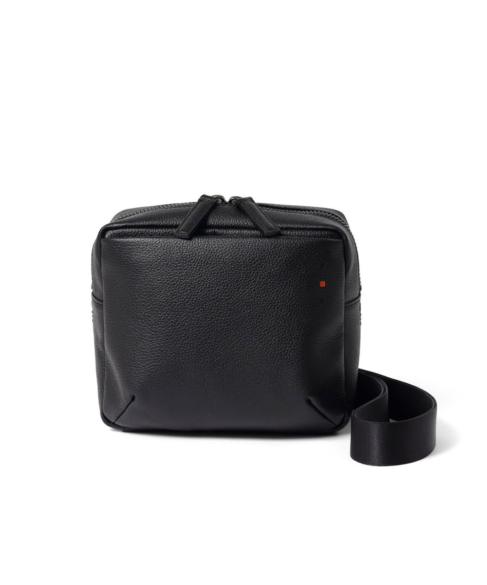 イズイット トラニオン レザーミニショルダーバッグ