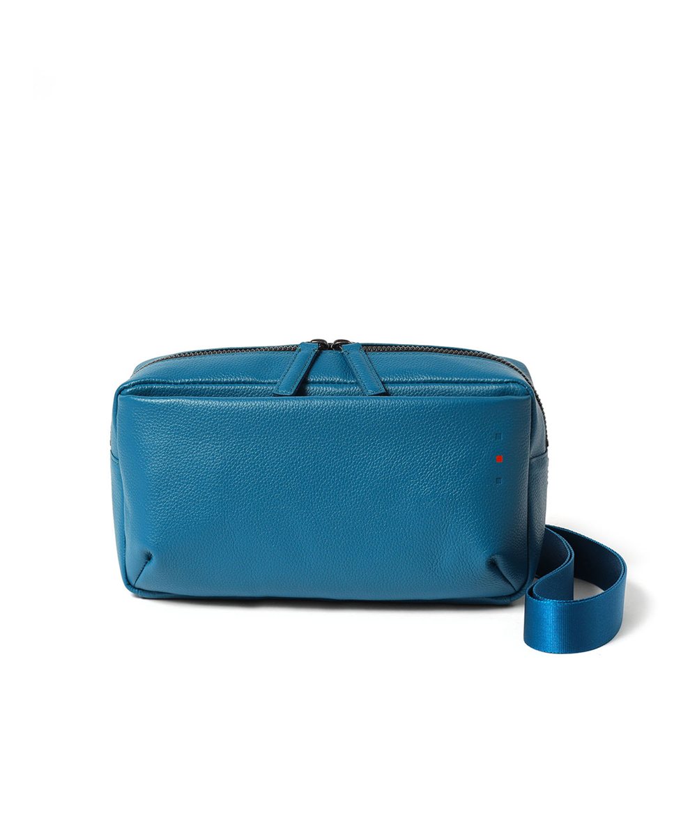 イズイット トラニオン レザーミニショルダーバッグ ヨコ型