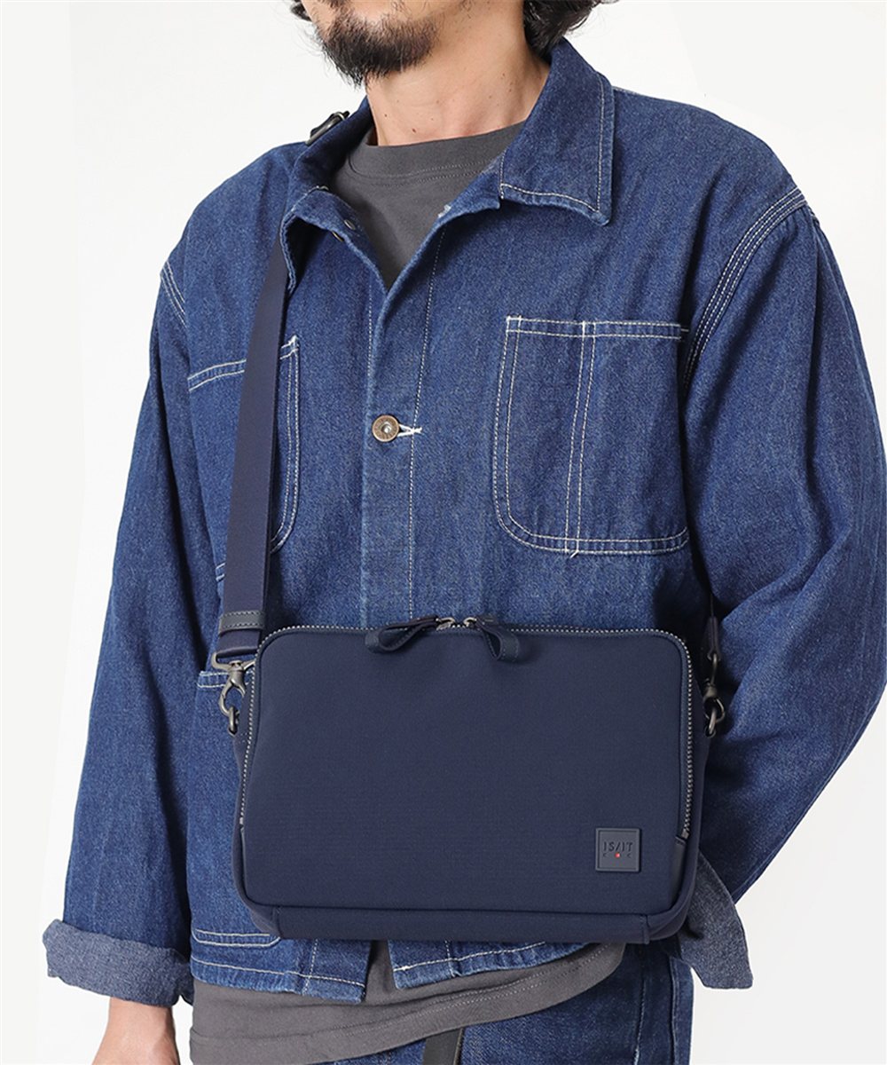 イズイット トリクル ショルダーバッグ A5