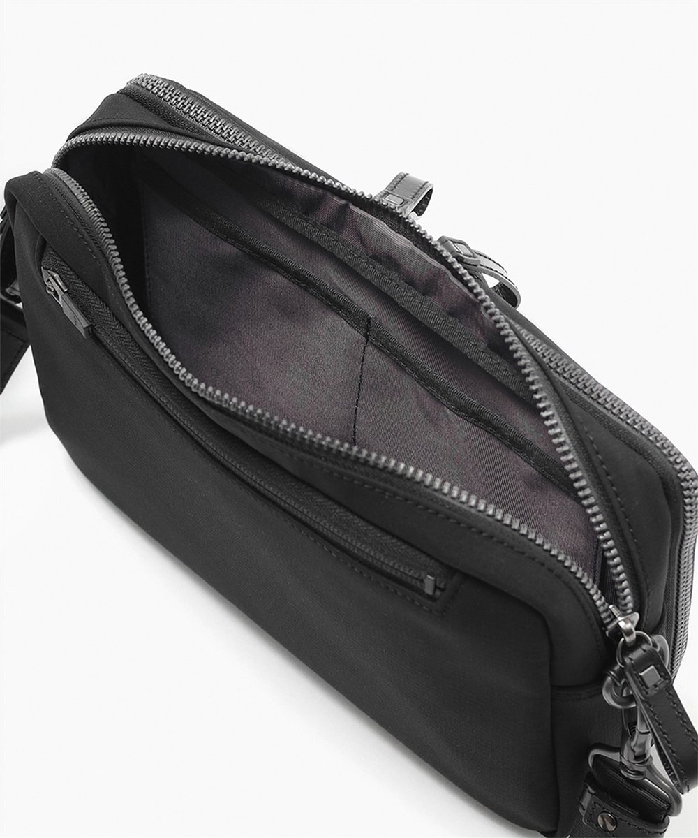 イズイット トリクル ショルダーバッグ A5