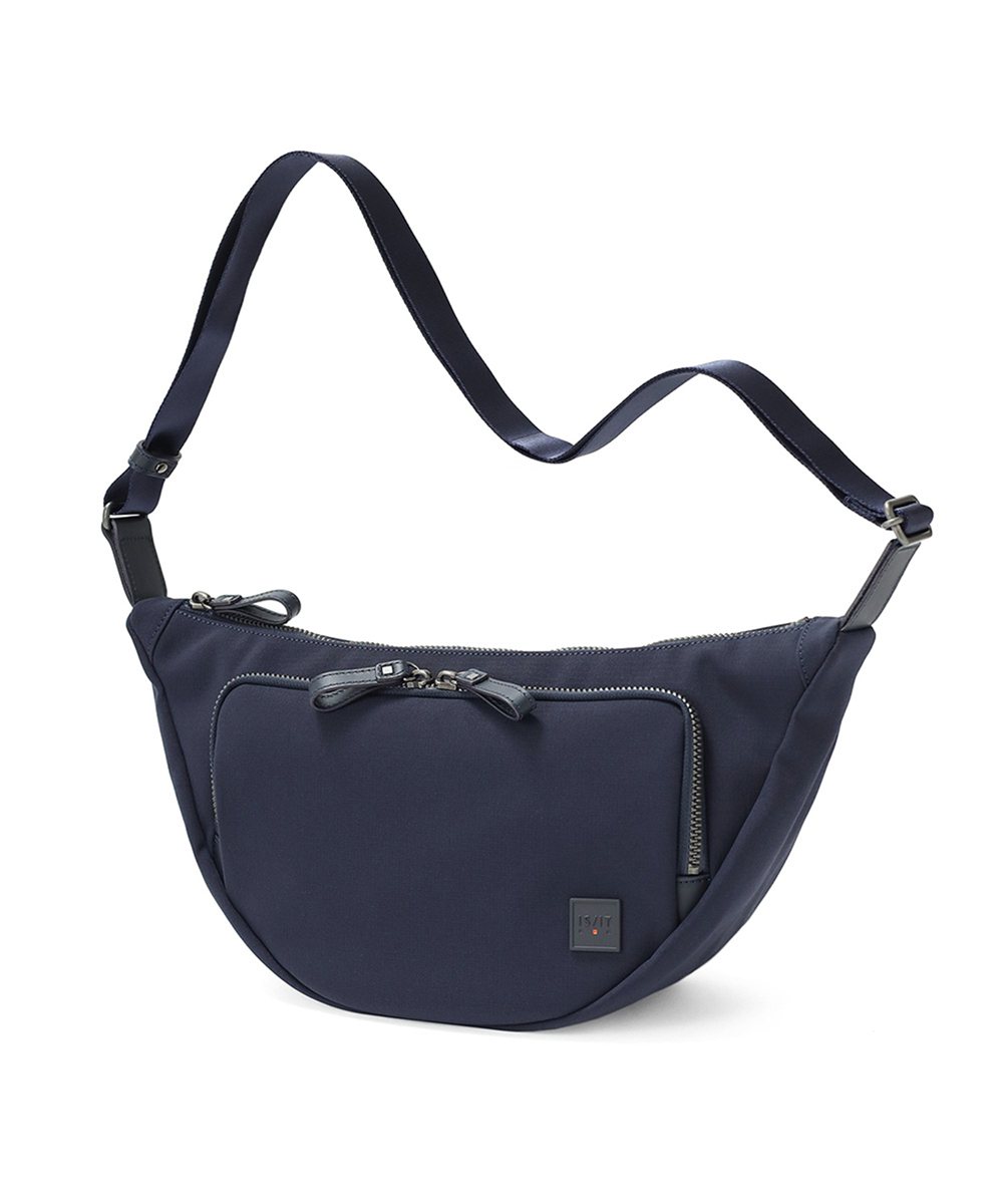 イズイット トリクル ショルダーバッグ B5 半月型