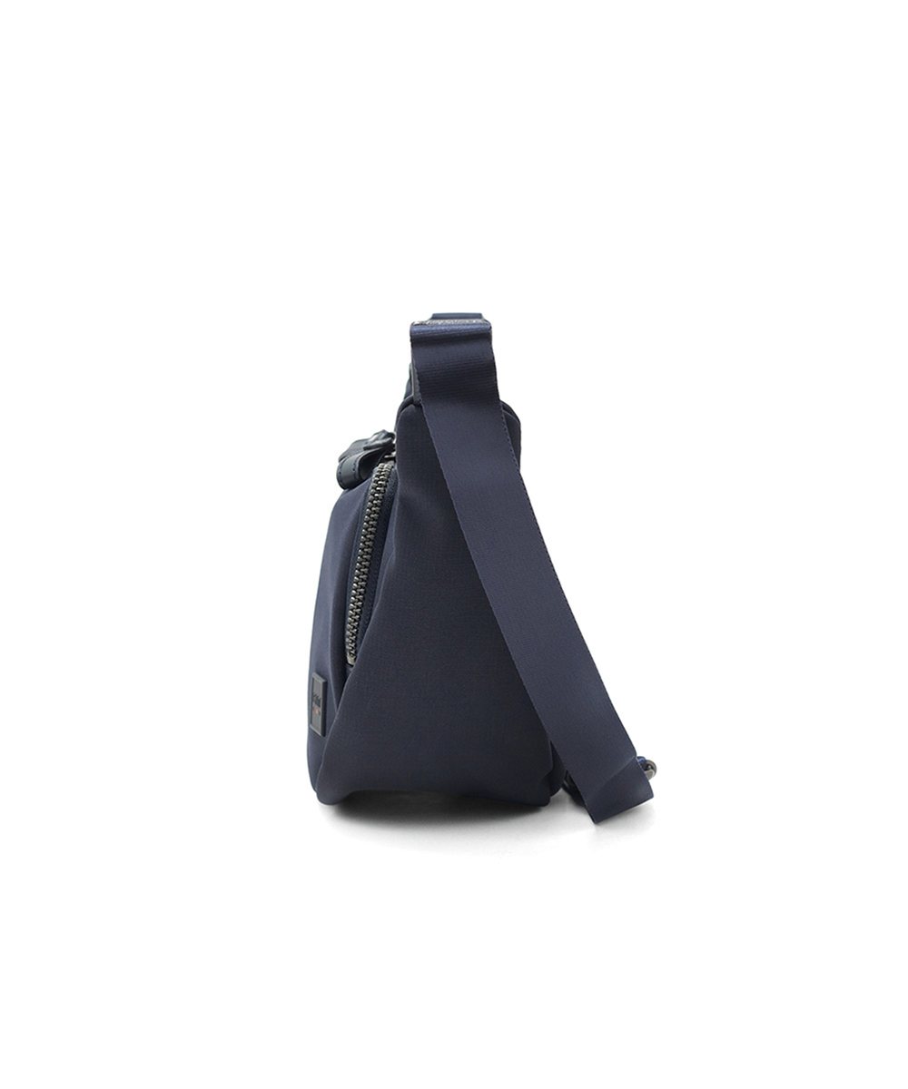 イズイット トリクル ショルダーバッグ B5 半月型