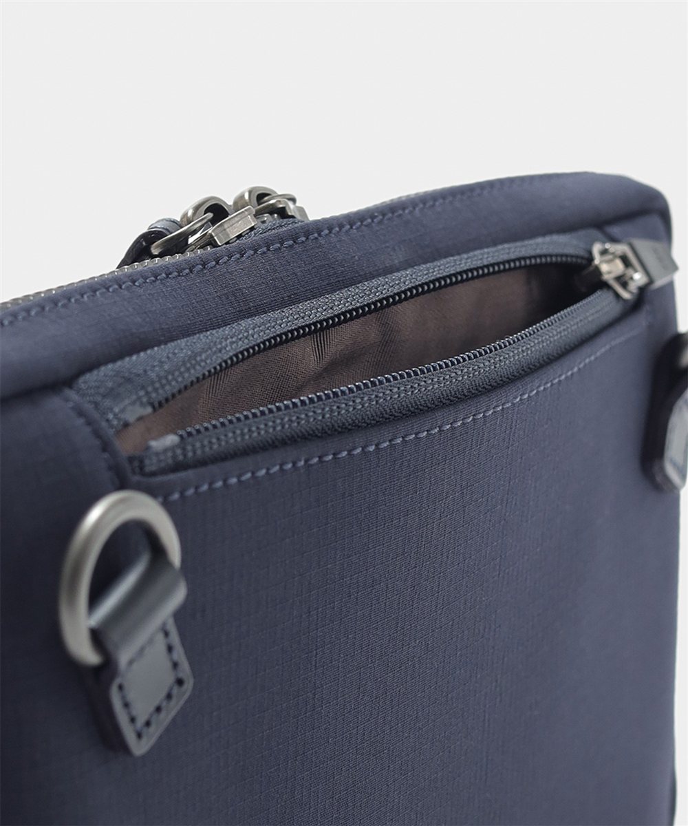 イズイット トリクル クラッチバッグ 兼用 ショルダーバッグ