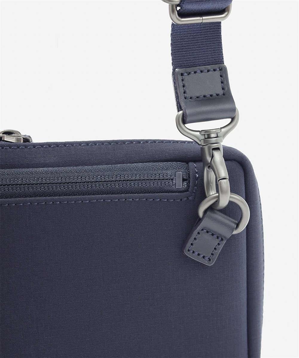 イズイット トリクル クラッチバッグ 兼用 ショルダーバッグ