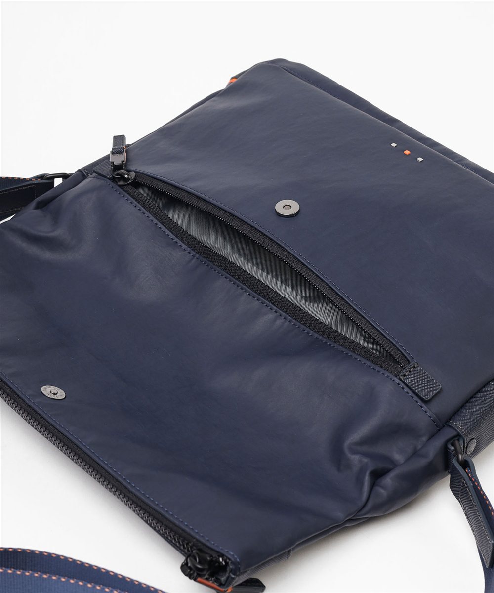 イズイット グリンザ ショルダーバッグ B5