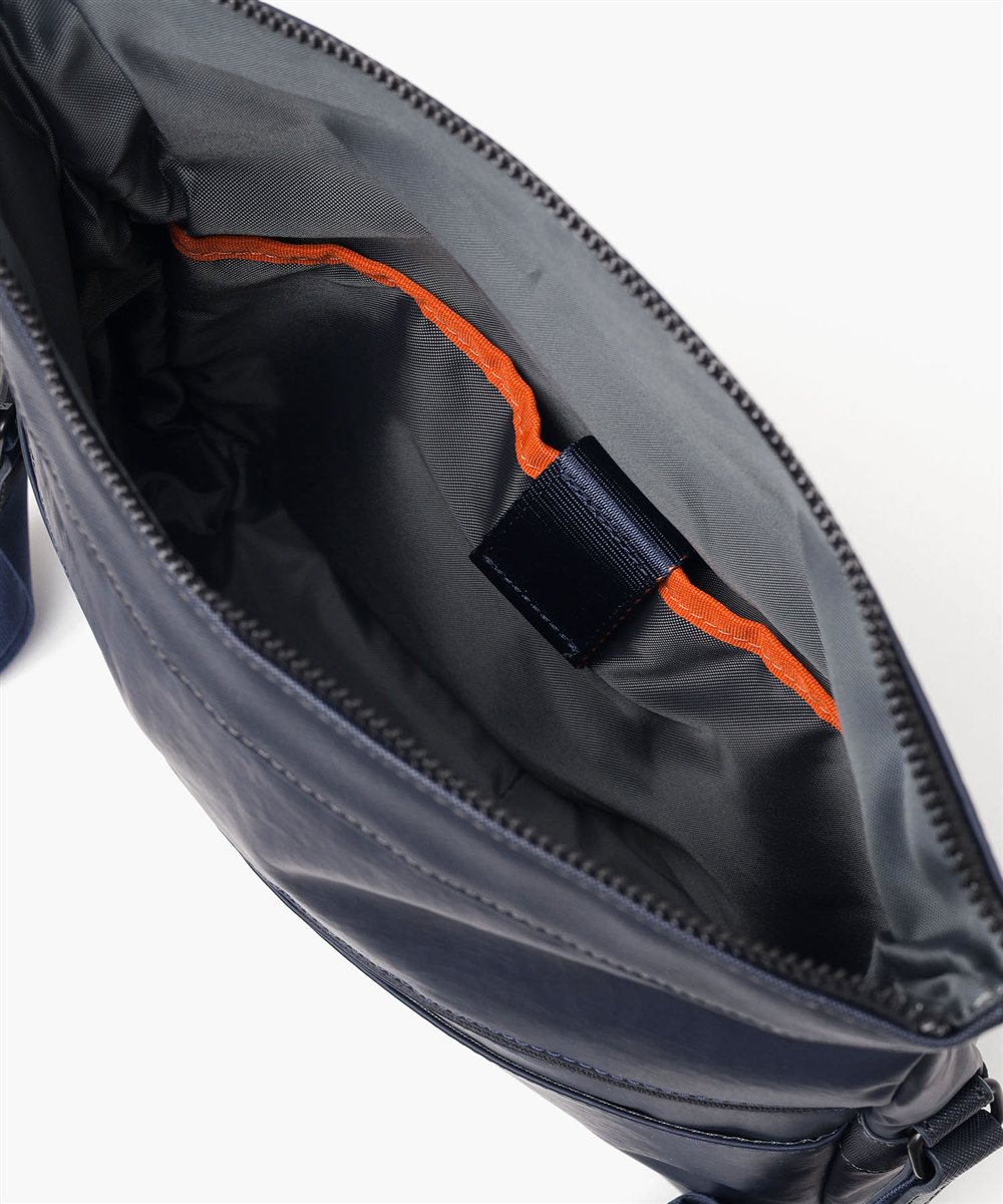 イズイット グリンザ ショルダーバッグ B5