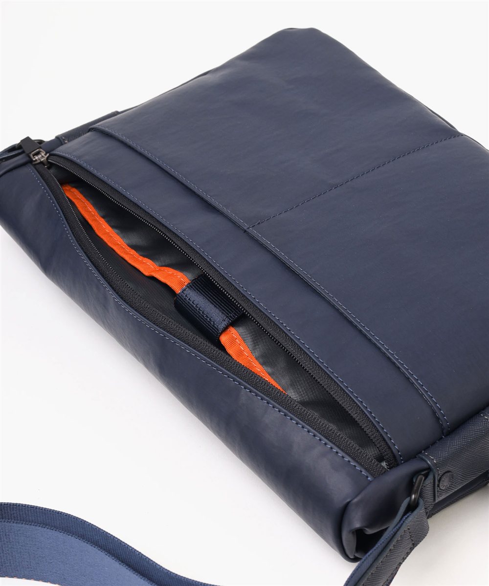 イズイット グリンザ ショルダーバッグ B5