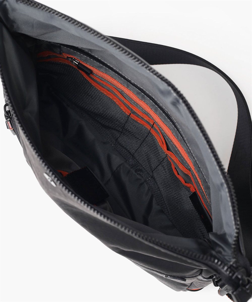 イズイット グリンザ ショルダーバッグ B5