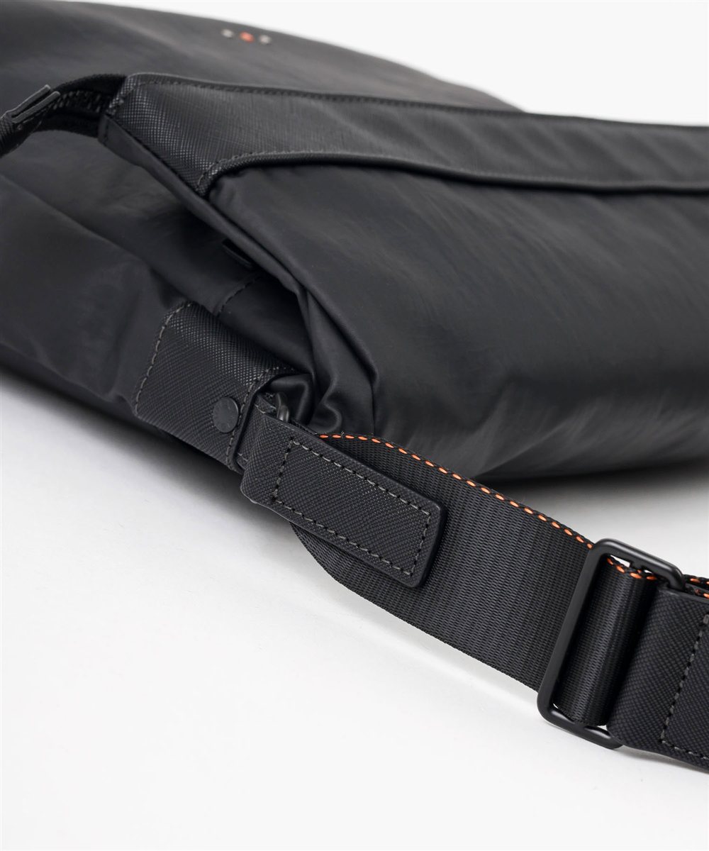 イズイット グリンザ ショルダーバッグ A4