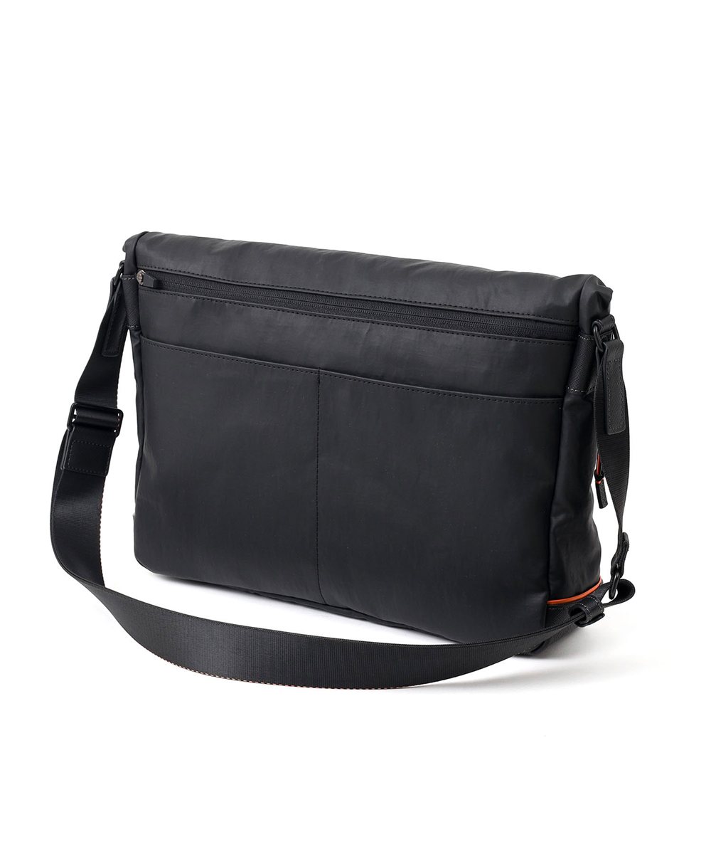 イズイット グリンザ ショルダーバッグ A4