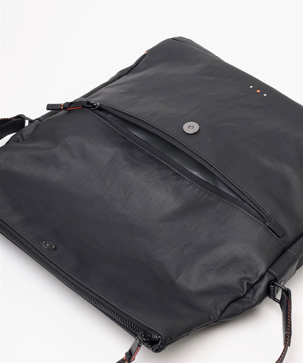 イズイット グリンザ ショルダーバッグ A4