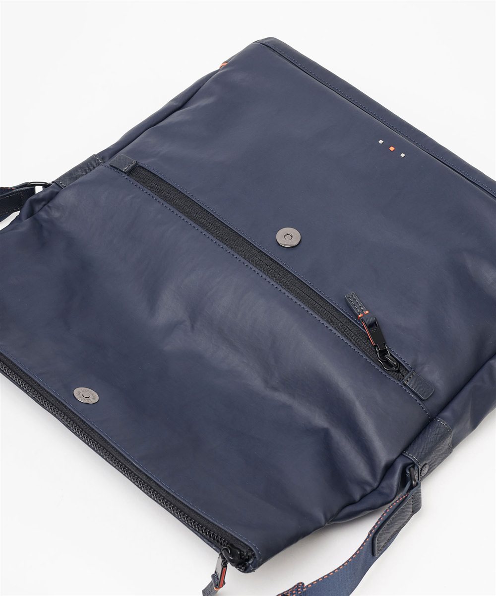 イズイット グリンザ ショルダーバッグ A4