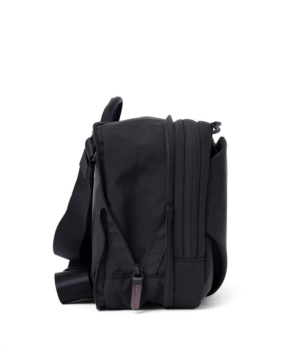 イズイット ループ ショルダーバッグ B5