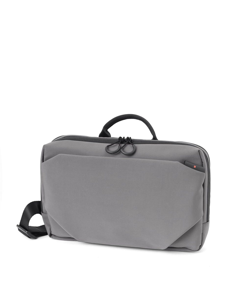 イズイット ループ ショルダーバッグ B5