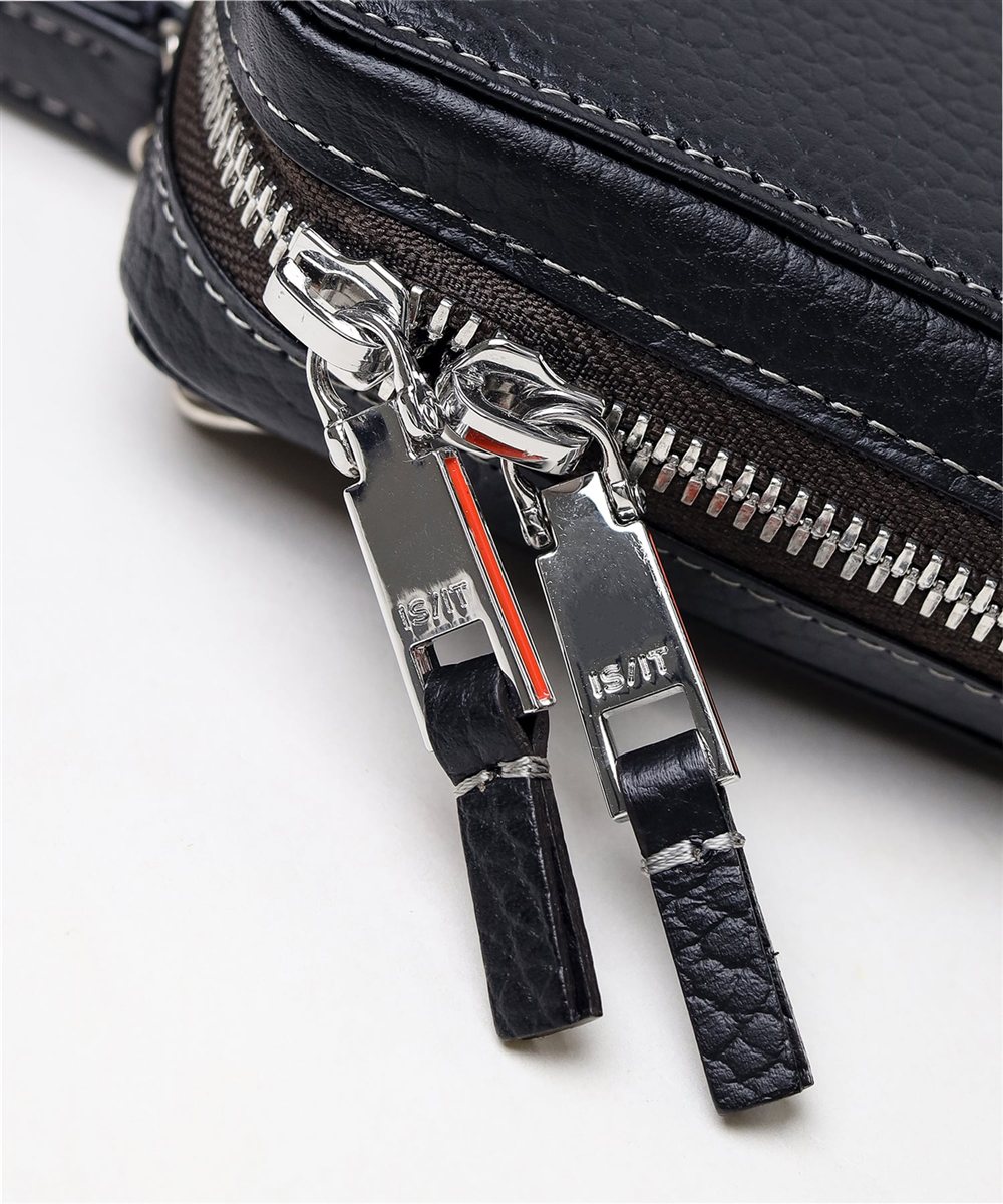 イズイット ノボ レザーミニショルダーバッグ  厚マチ