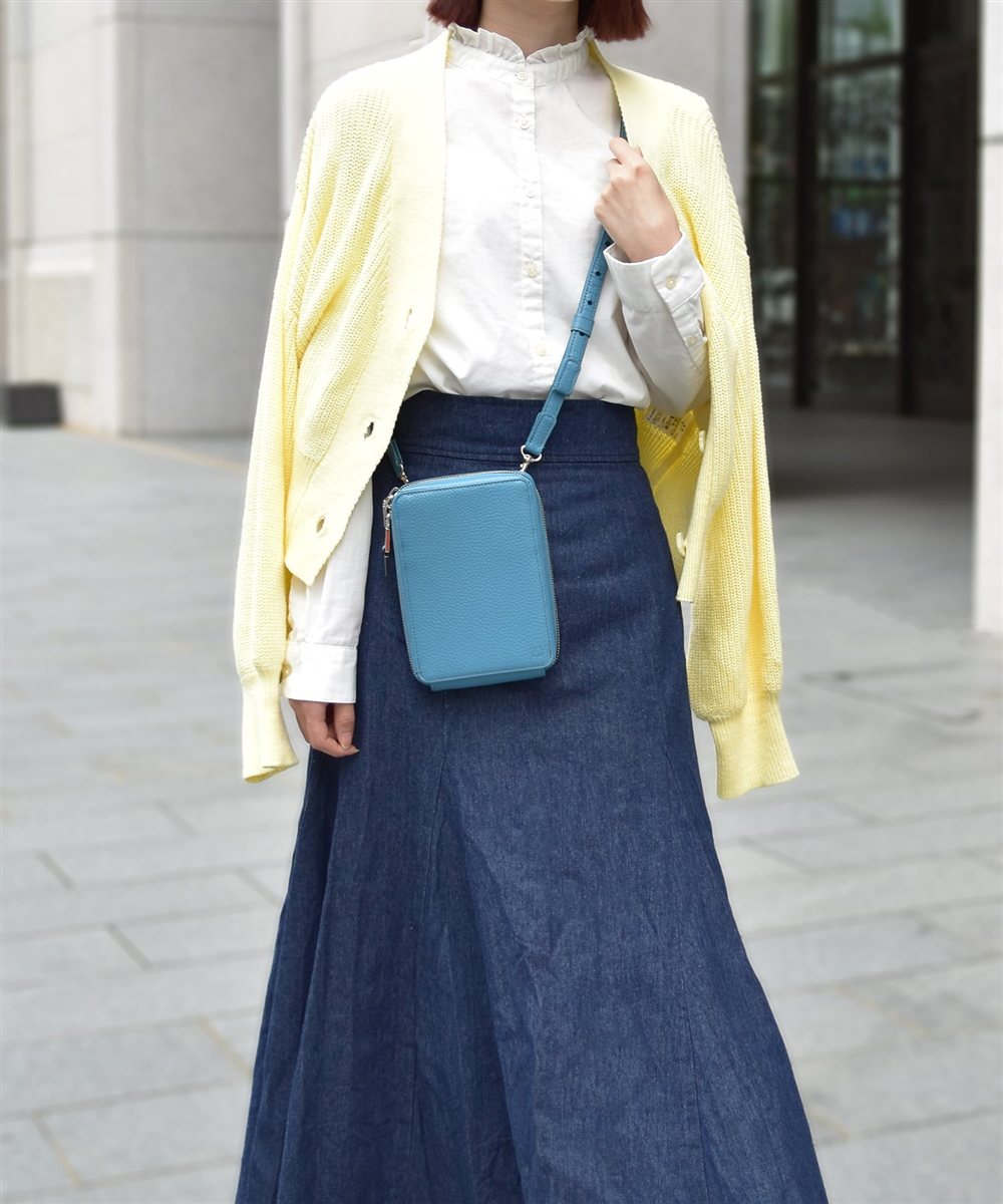 イズイット ノボ レザーミニショルダーバッグ  厚マチ