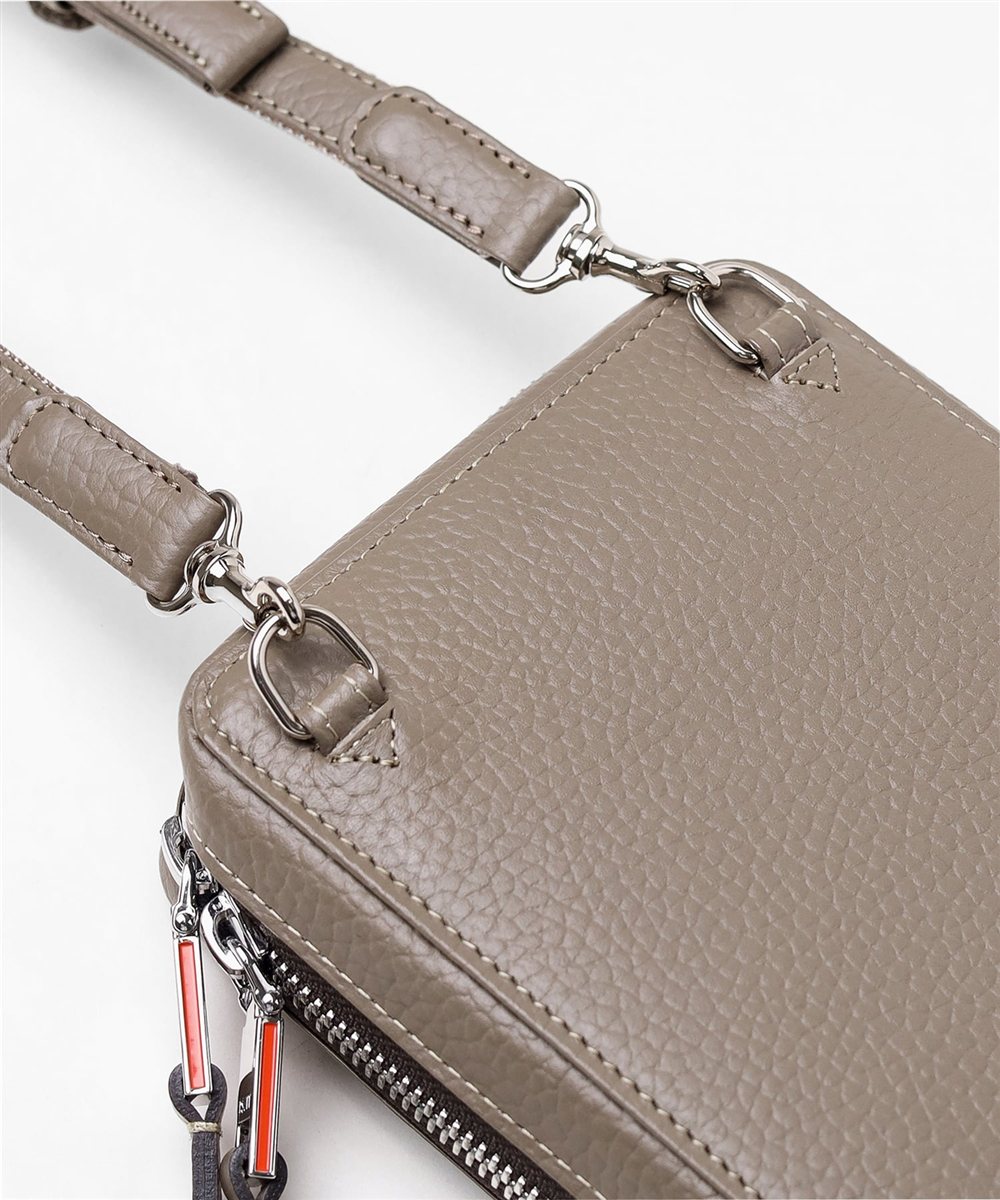 イズイット ノボ レザーミニショルダーバッグ  厚マチ