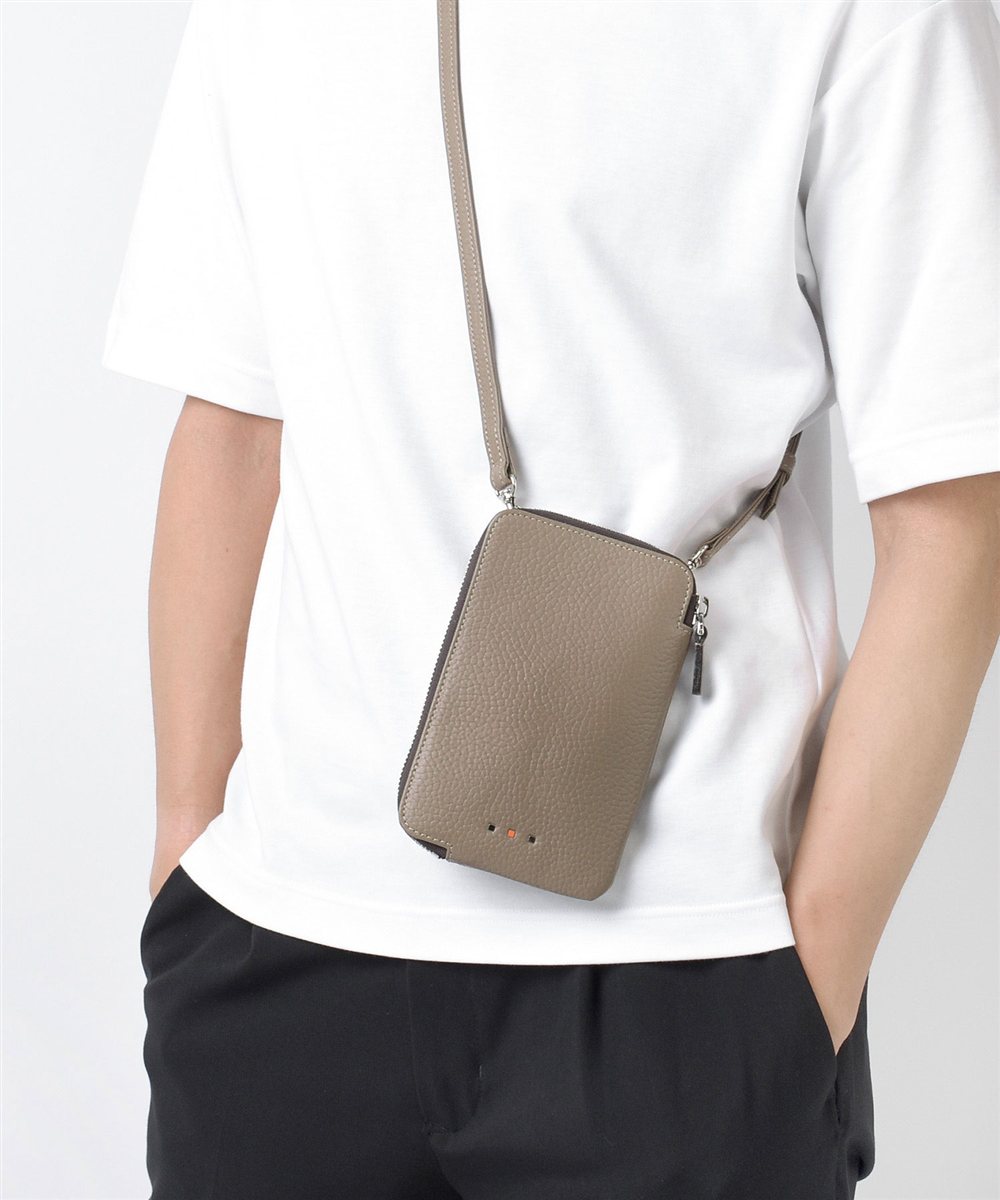 イズイット ボーノ レザースマホショルダーバッグ L字ファスナー