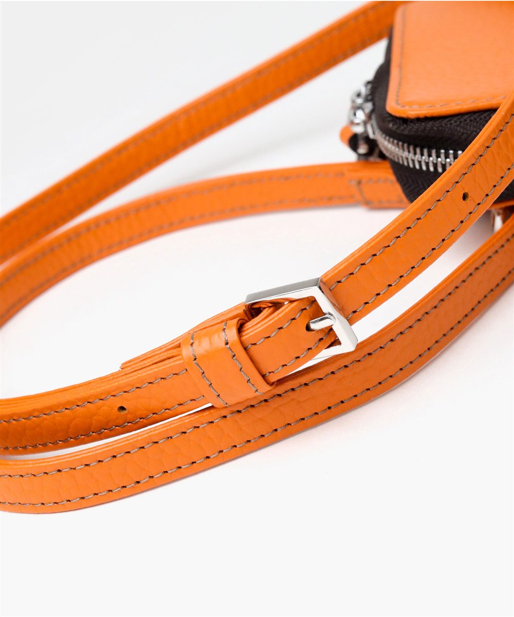 イズイット ボーノ レザースマホショルダーバッグ