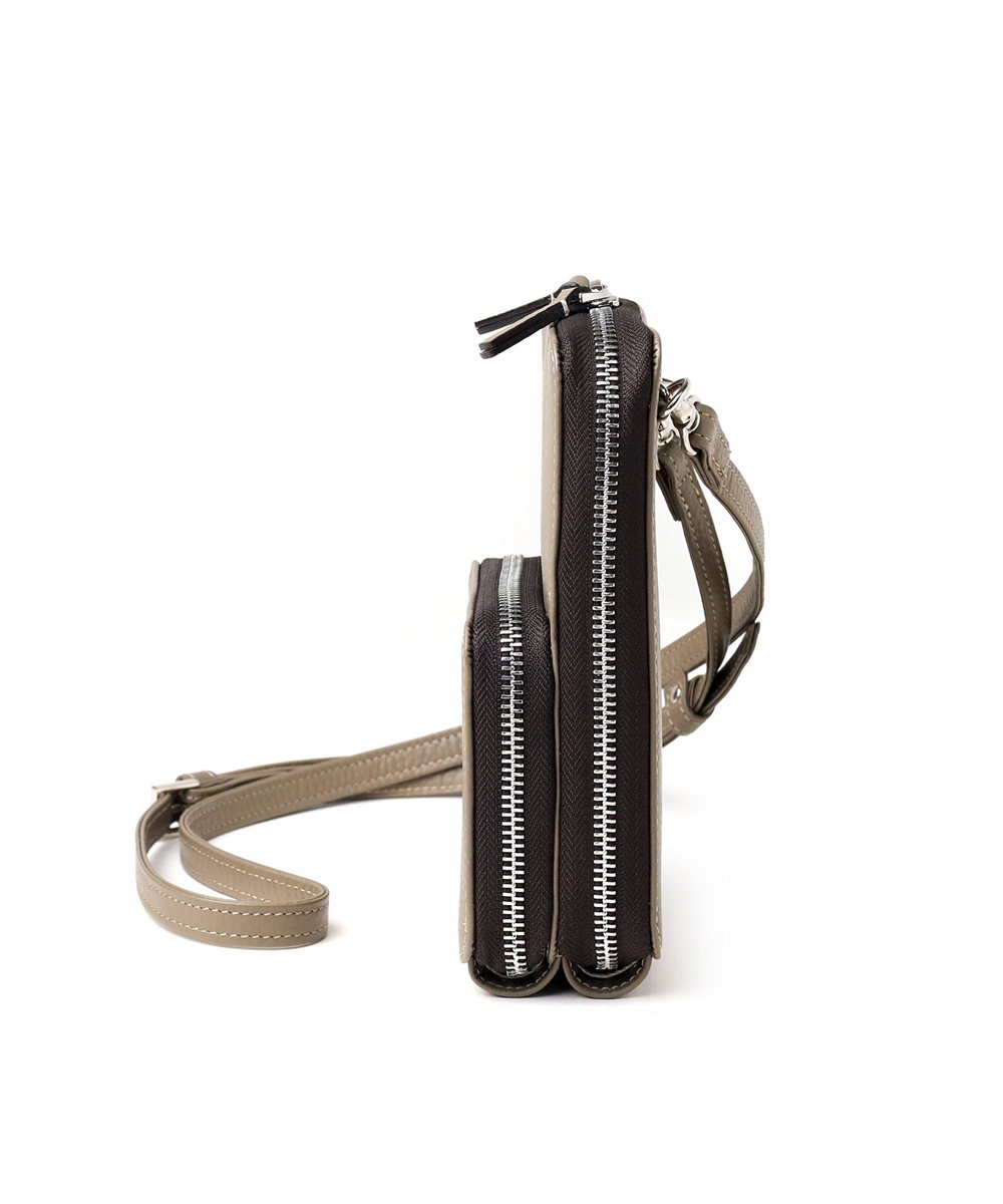 イズイット ボーノ レザースマホショルダーバッグ